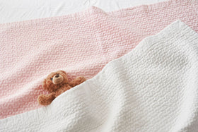 8182 ドットスモールイブル（80×110cm）［期間限定販売］