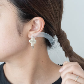 harishigoto amulet 耳飾りクロスモチーフ ピアス［期間限定販売］
