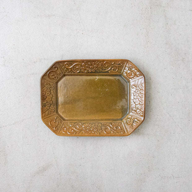 E（茶）