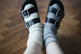 HOKOS BLISS cashmere “mochi” socks リバーシブル［期間限定販売］