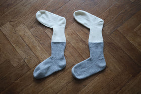 HOKOS BLISS cashmere “mochi” socks リバーシブル［期間限定販売］