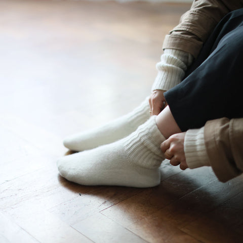 HOKOS BLISS cashmere “mochi” socks リバーシブル［期間限定販売］