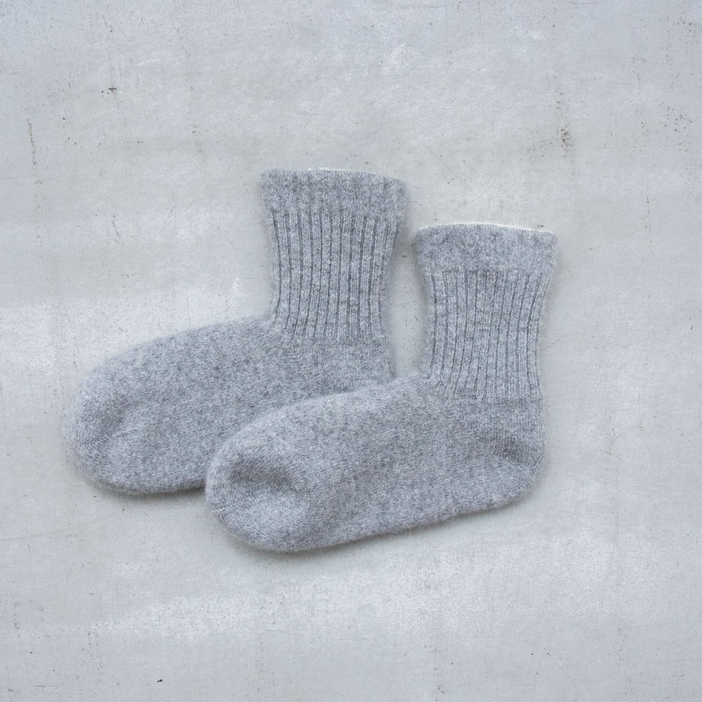HOKOS BLISS cashmere “mochi” socks リバーシブル［期間限定販売］