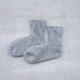HOKOS BLISS cashmere “mochi” socks リバーシブル［期間限定販売］