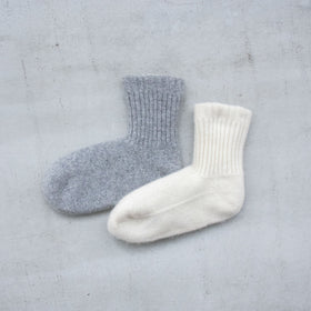 HOKOS BLISS cashmere “mochi” socks リバーシブル［期間限定販売］