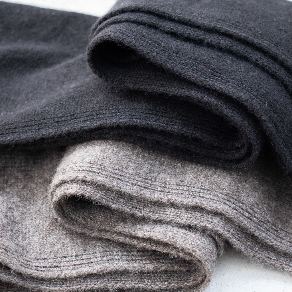 HOKOS BLISS Cashmere mini stole ブラック［期間限定販売］