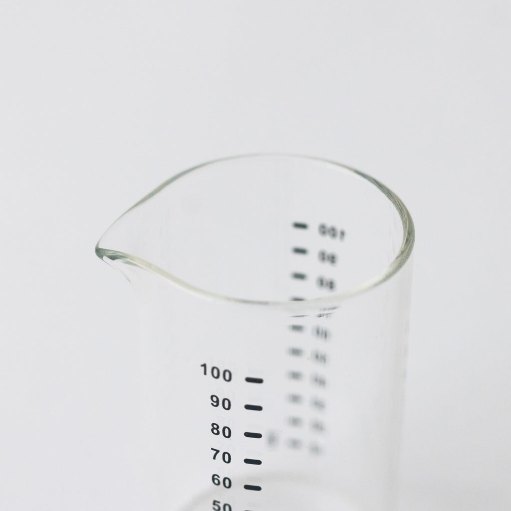 CINQ  WEIS ガラスメジャーカップ