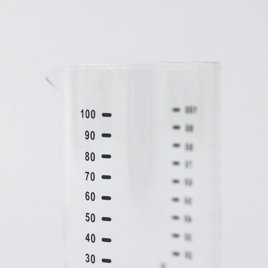 CINQ  WEIS ガラスメジャーカップ