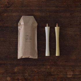 5号サイズ（左／白、右／緑）