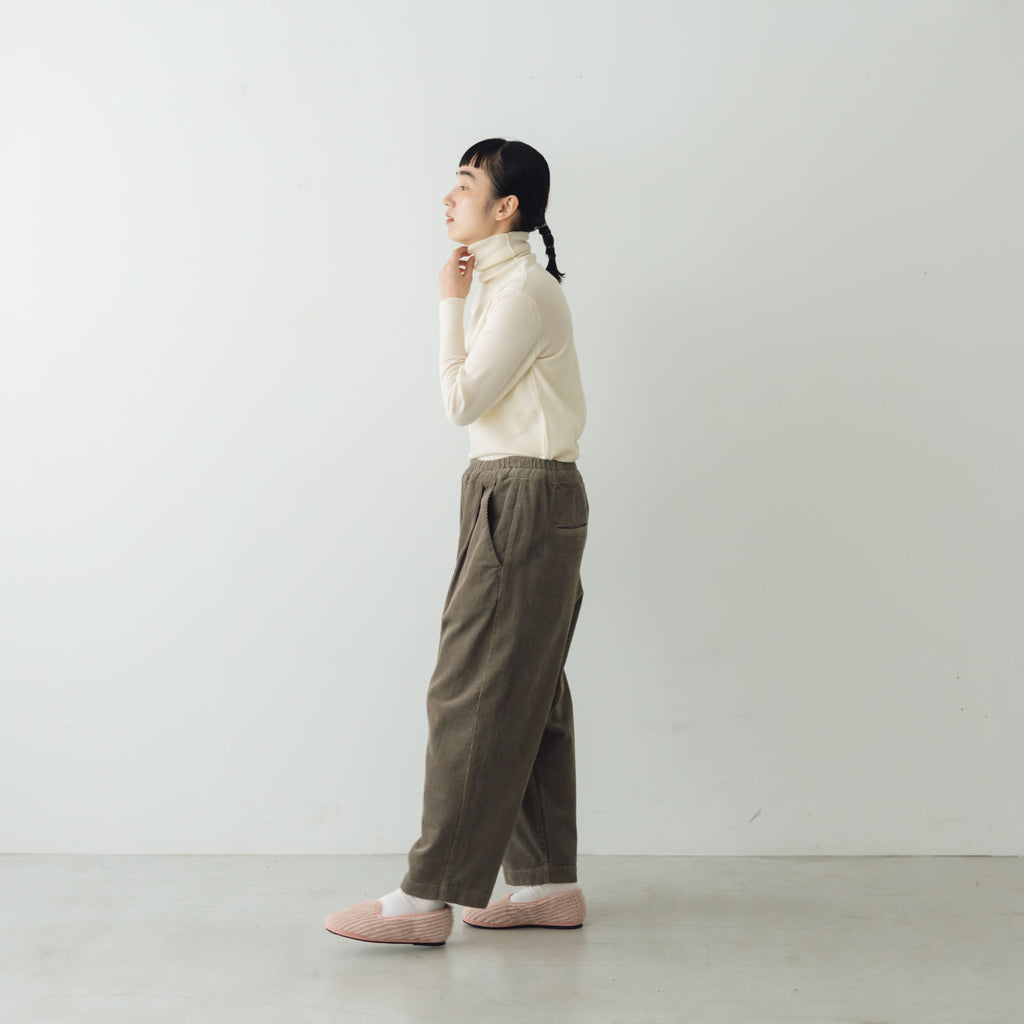 「くらすことの日常生活着」コーデュロイパンツ