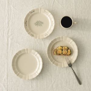 くらすことの生活道具 古い器の形シリーズ 花リムプレート ［20cm・食