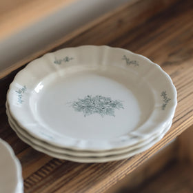 くらすことの生活道具 古い器の形シリーズ 花リムプレート ［20cm・食洗機対応・電子レンジ可］