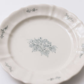 くらすことの生活道具 古い器の形シリーズ 花リムプレート ［20cm・食洗機対応・電子レンジ可］