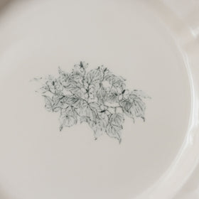 くらすことの生活道具 古い器の形シリーズ 花リムプレート ［20cm・食洗機対応・電子レンジ可］
