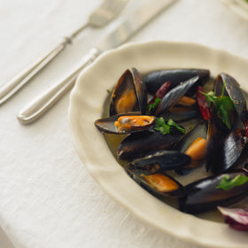 くらすことの生活道具 古い器の形シリーズ 花リムオーバルプレート ［食洗機対応・電子レンジ可］