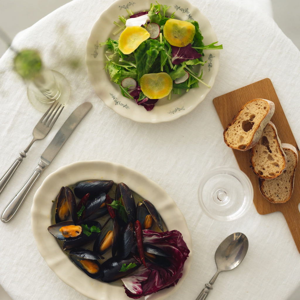 くらすことの生活道具 古い器の形シリーズ 花リムオーバルプレート ［食洗機対応・電子レンジ可］