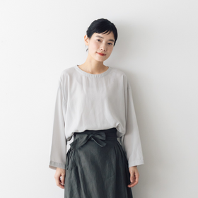 KURASUKOTO Atelier Wardrobe 大人のキュプラ混ブラウス