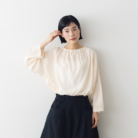 KURASUKOTO Atelier Wardrobe 大人のキュプラ混ブラウス