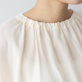 KURASUKOTO Atelier Wardrobe 大人のキュプラ混ブラウス