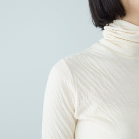 ROBE de PEAU タートルネック プルオーバー