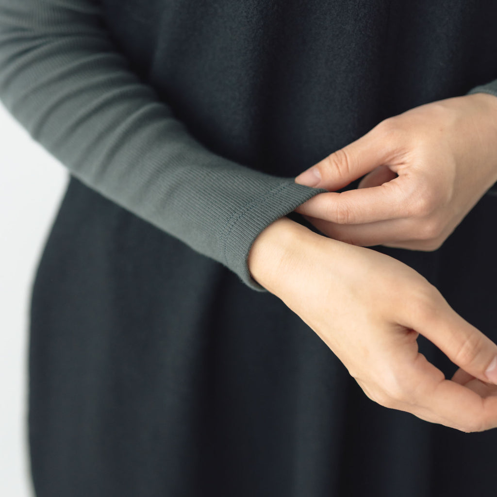 UNIVERSAL TISSU ウール圧縮 ジャンパードレス