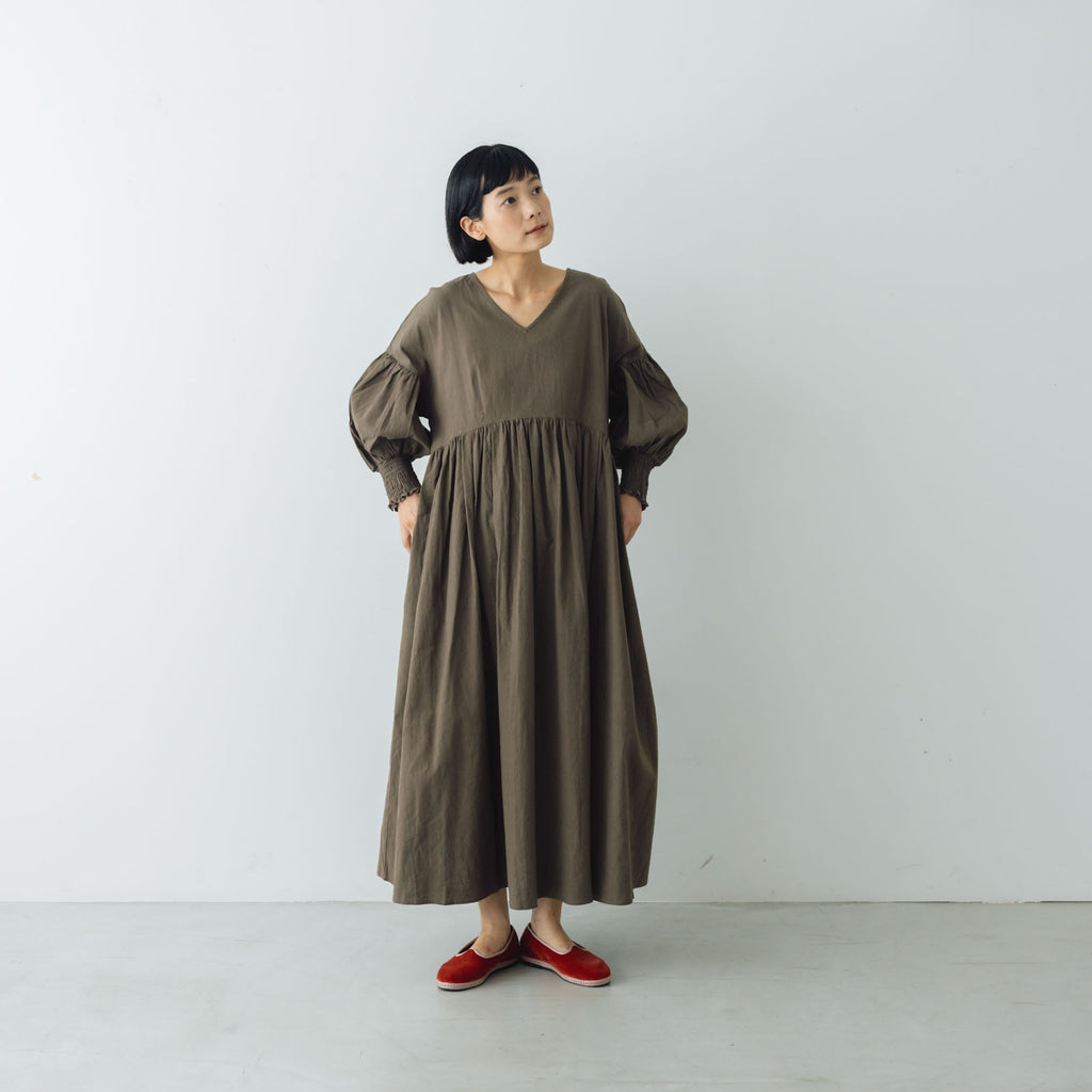 UNIVERSAL TISSU トリプルワッシャーリネンコットン Vネック