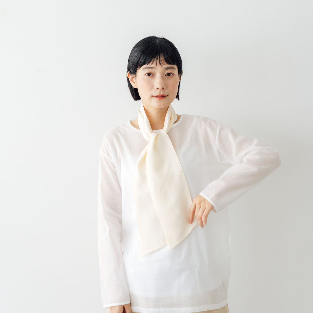 Yoli ヨリ　Simple blouse 25SS ベージュ Yoli Simple blouse 25SS ｜くらすこと公式オンラインストア