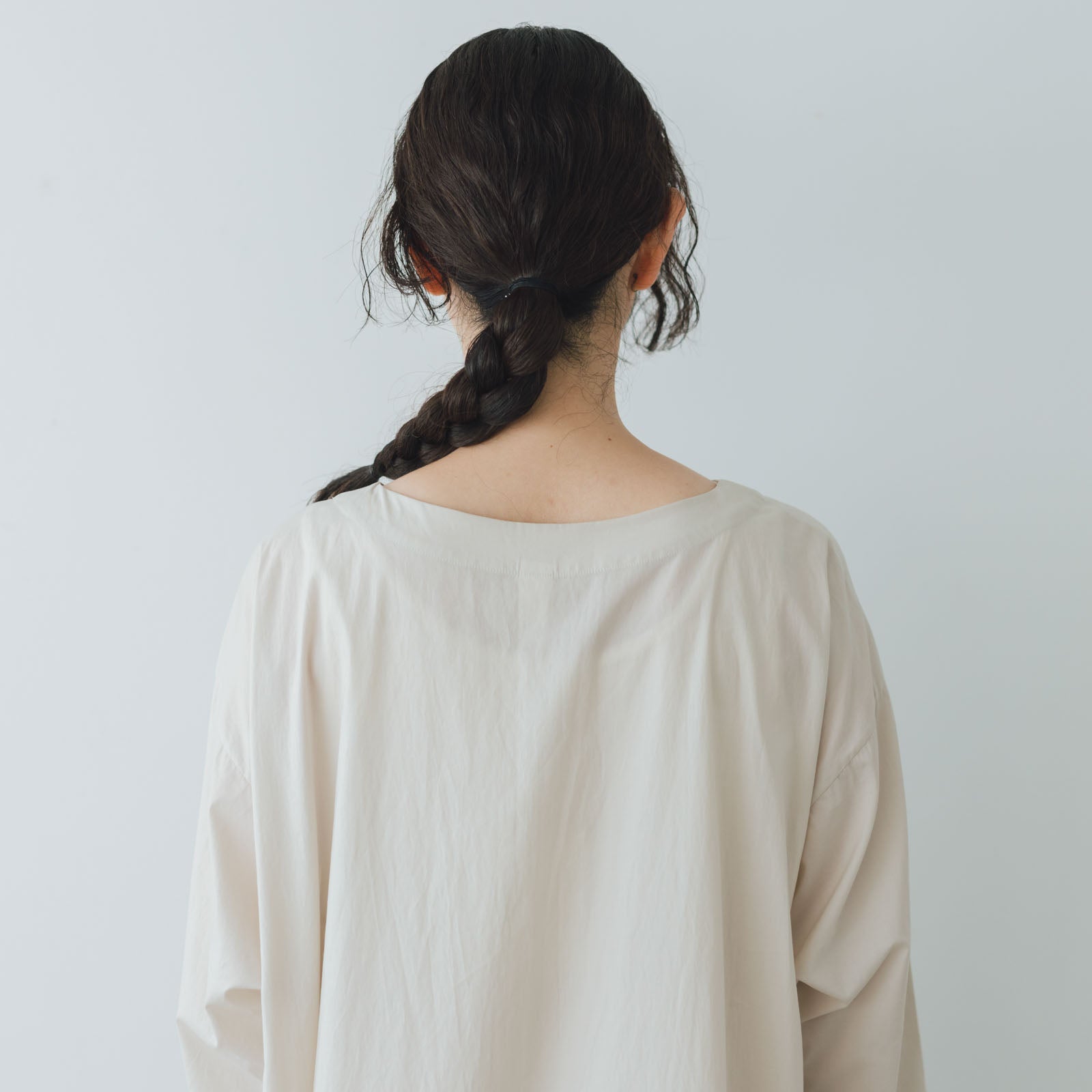 Yoli Boat neck onepiece［予約／12月上旬お届け予定］｜くらすこと  