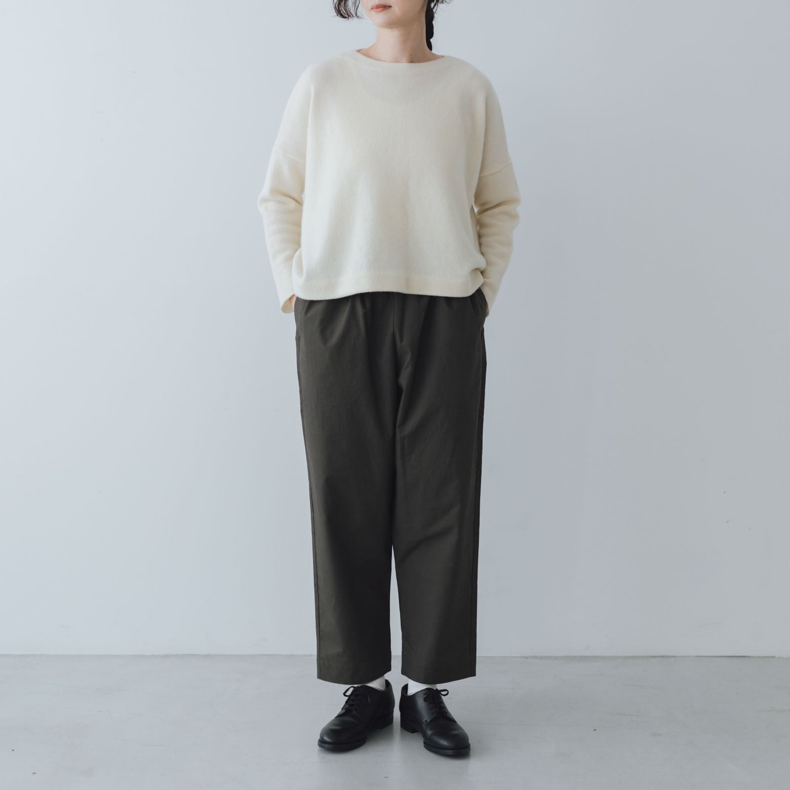 Yoli Cotton taperd pants（24AW）［予約／1月下旬お届け予定］