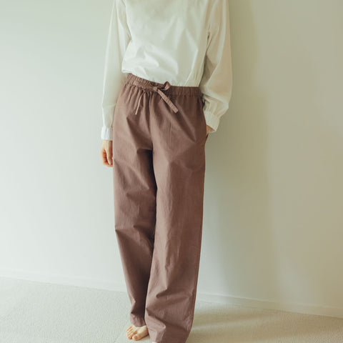 〈くらすこと別注〉miiThaaii チャンドラー イージーパンツ（別注カラー）