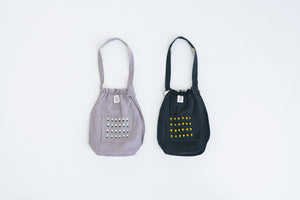 アンちゃん様　ご参考　ハンドメイド 黒 リネン 花柄 グラニーバッグ pot and tea リネン小花刺繍バッグ ｜くらすこと オンラインストア