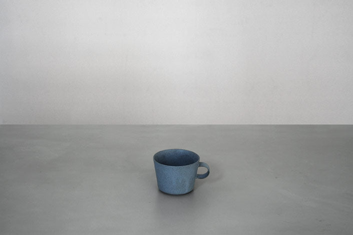 yumiko iihoshi porcelain unjour cup smoke blue｜くらすこと