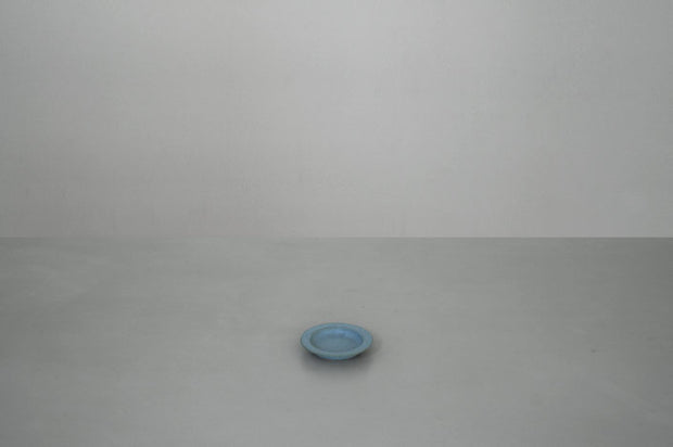 yumiko iihoshi porcelain  plate smoke blue