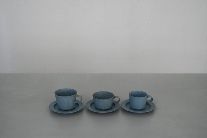 yumiko iihoshi porcelain unjour cup smoke blue｜くらすこと 