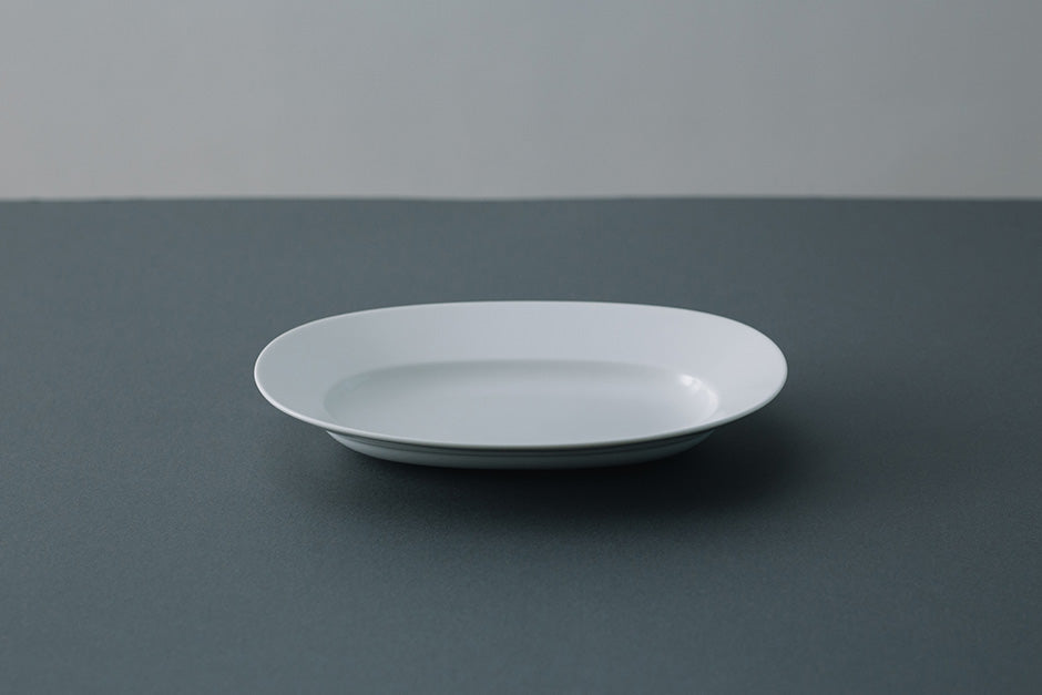 yumiko iihoshi porcelain Oval plate lily white｜くらすこと